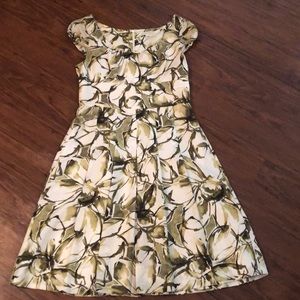 Banana Republic silk dress. Size 6. GUC
